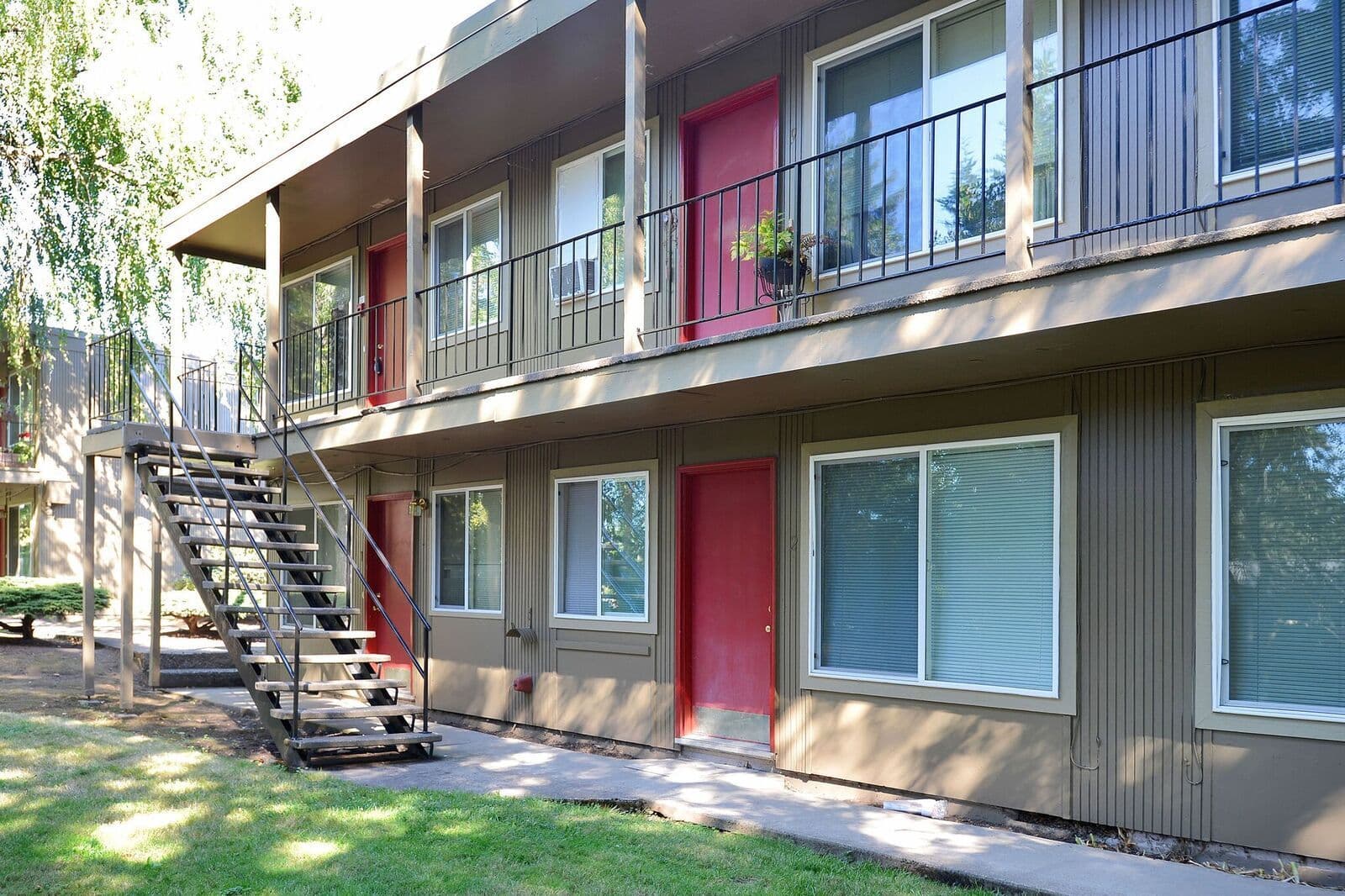 Portland Apartment: 3515 SW 87th Ave. and 3485 SW 87th Ave.