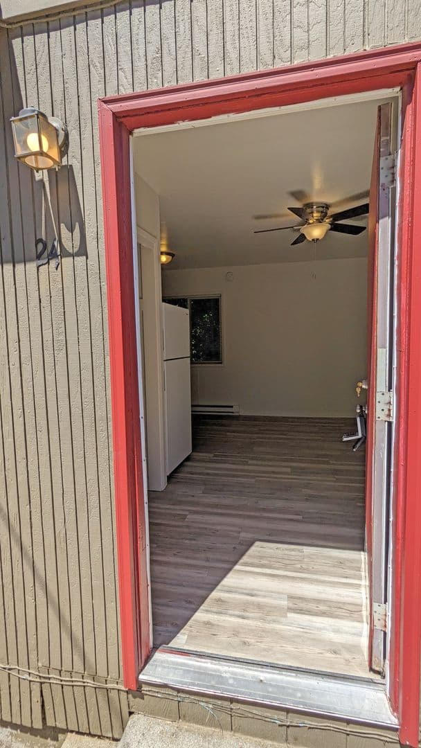 Portland Apartment: 3515 SW 87th Ave. and 3485 SW 87th Ave.