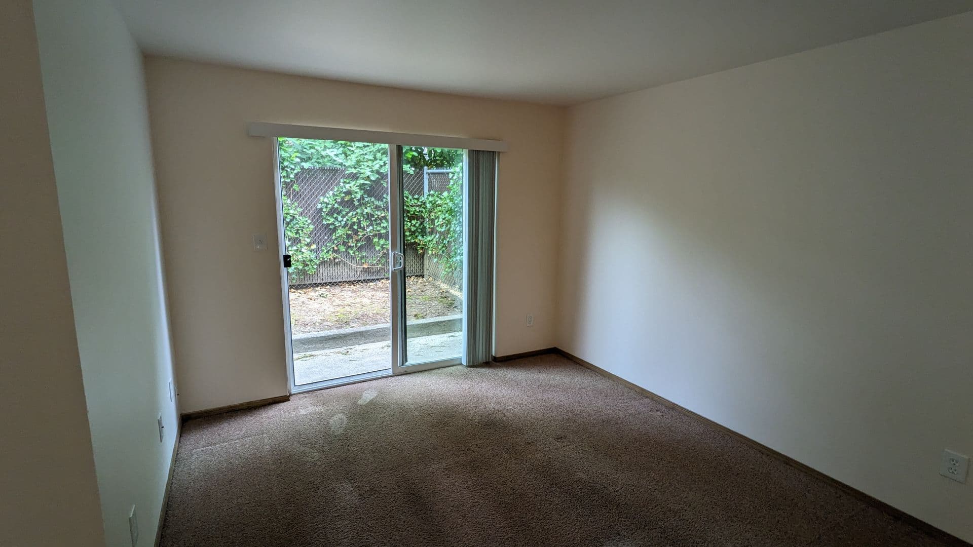 McMinnville Apartment: 855 SE Ford St