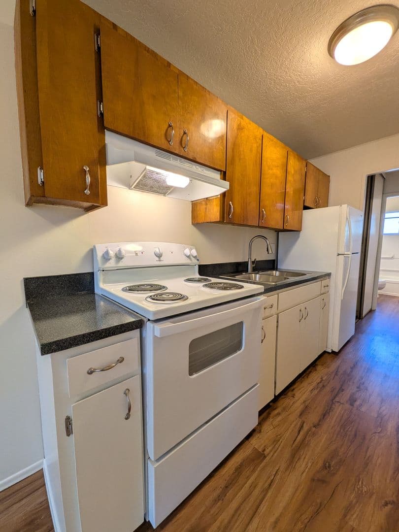 Portland Apartment: 3515 SW 87th Ave. and 3485 SW 87th Ave.