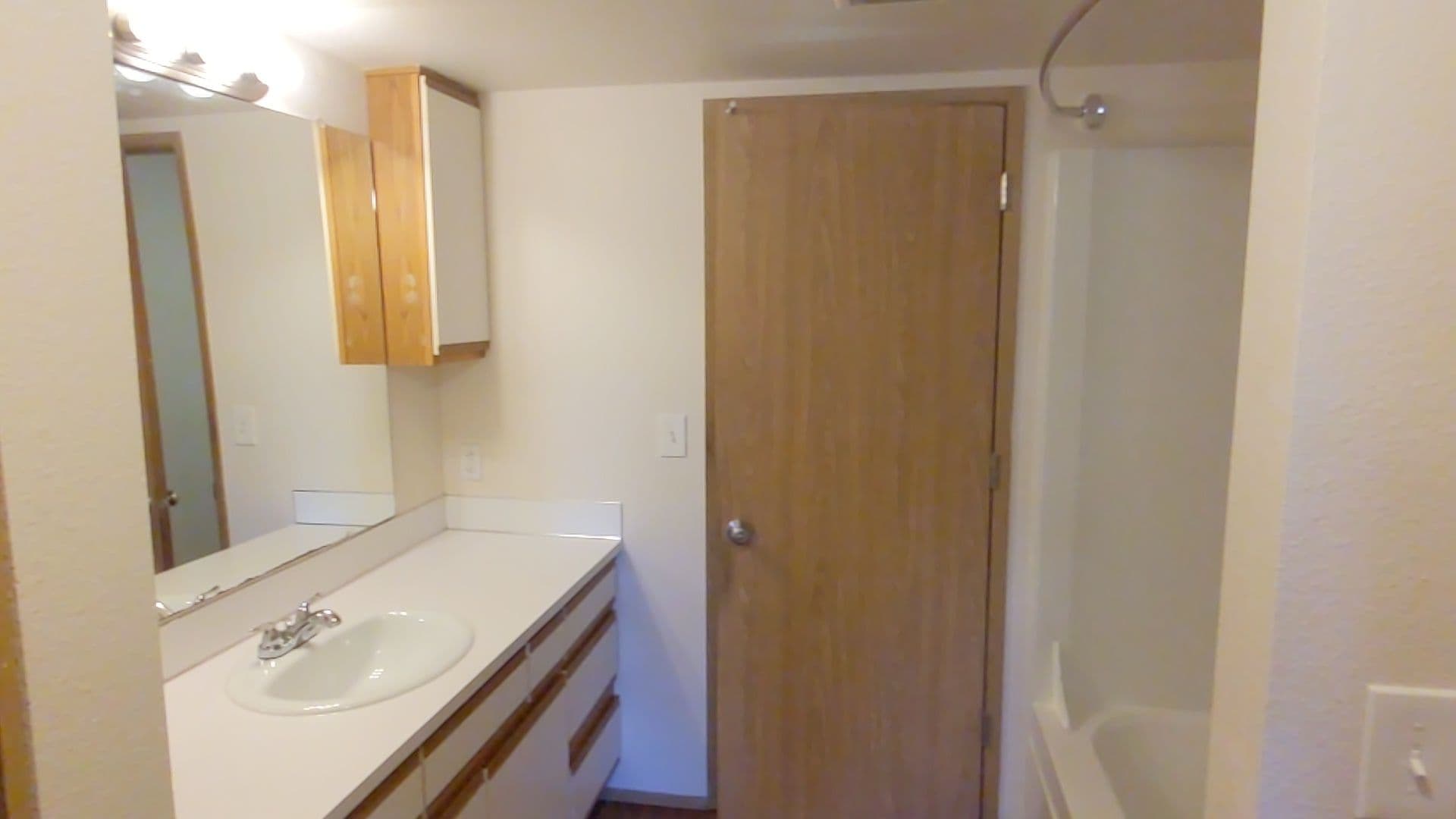 McMinnville Apartment: 1765 SW Tamarack St.