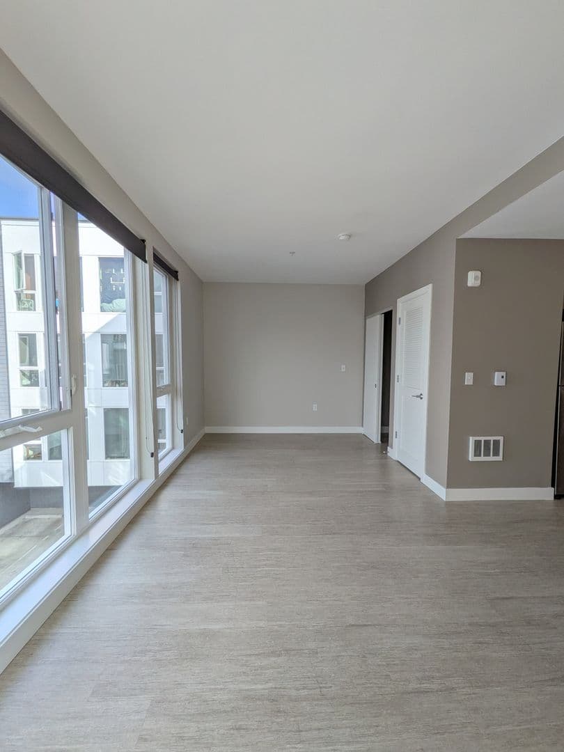 Portland Apartment: 2880 SE Division St