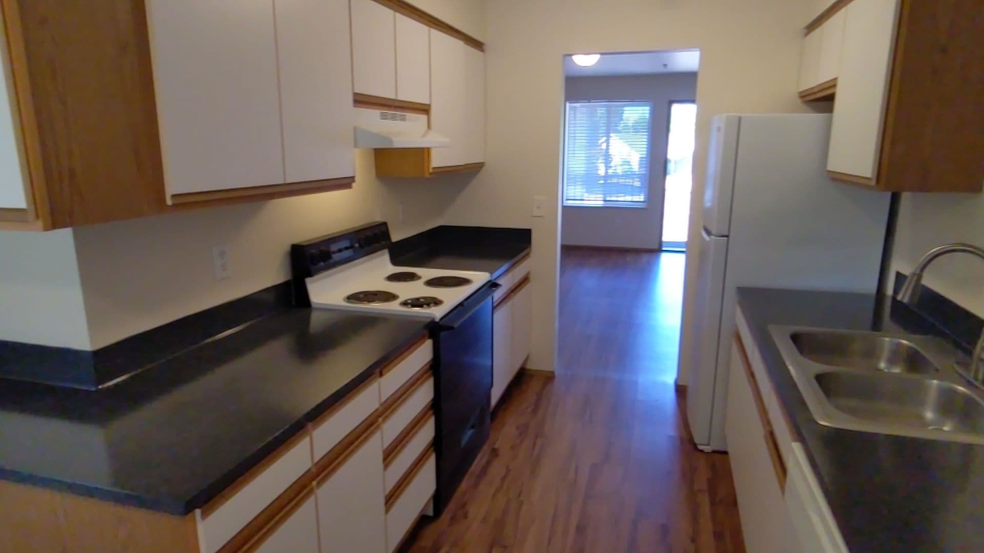 McMinnville Apartment: 1765 SW Tamarack St.