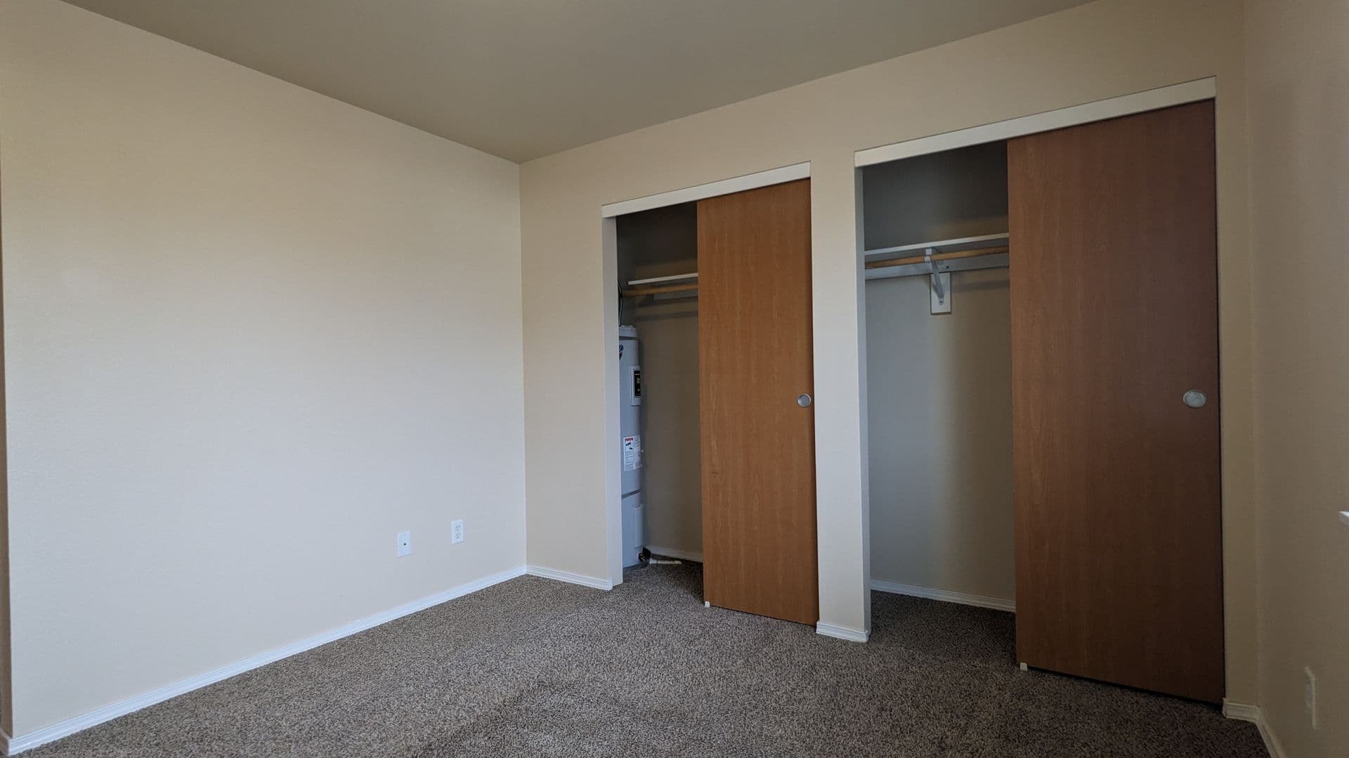 Salem Apartment: 4420-4455 Seaton Lane NE