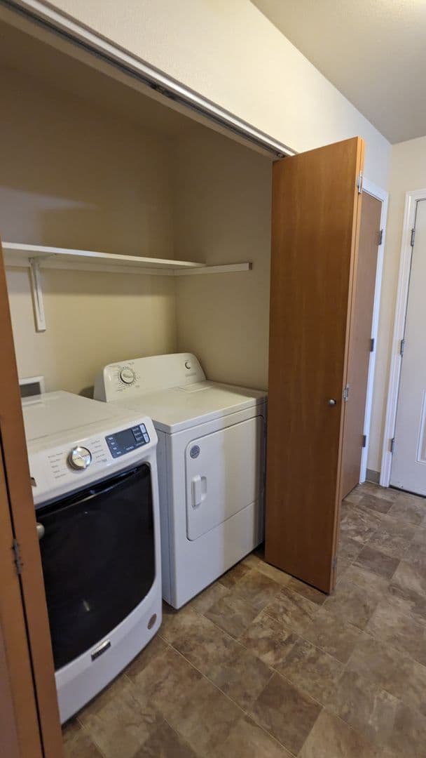 Salem Apartment: 4420-4455 Seaton Lane NE