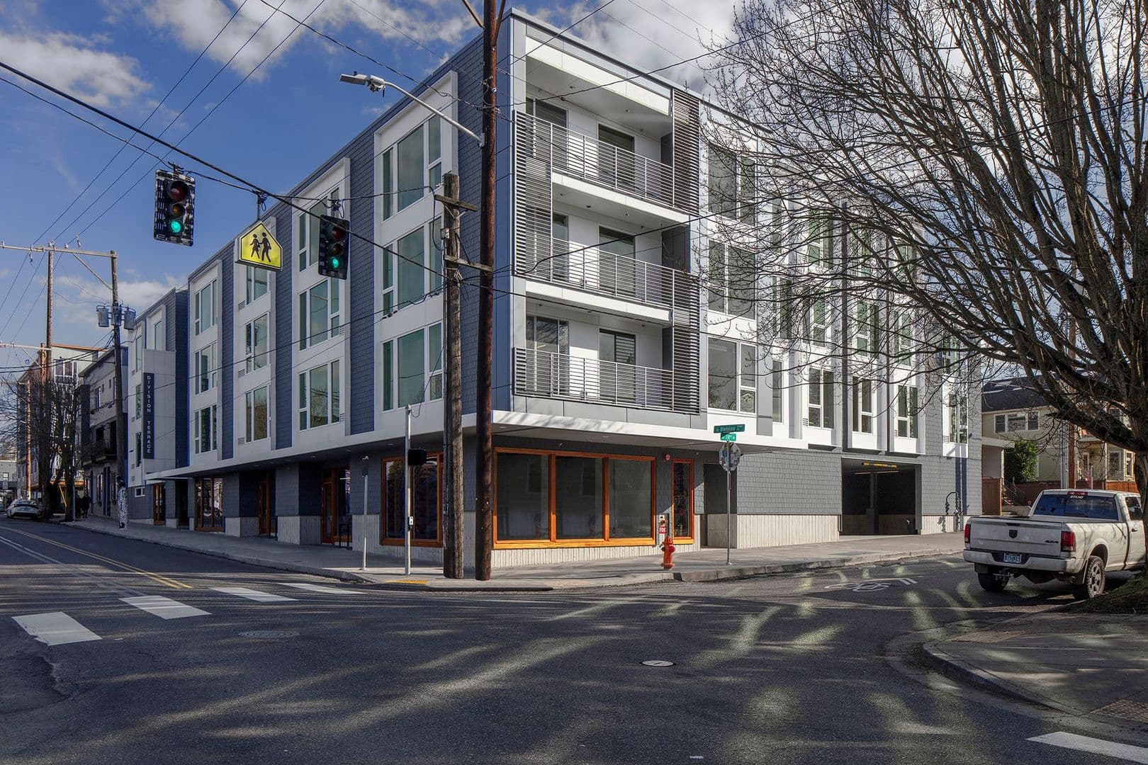 Portland Apartment: 2880 SE Division St