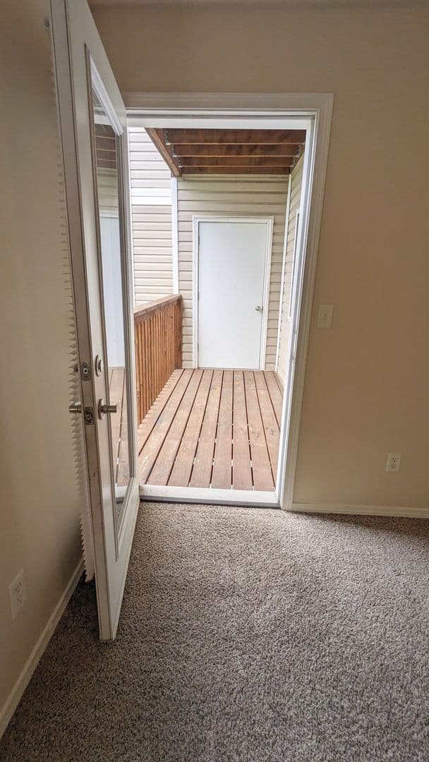 Salem Apartment: 4420-4455 Seaton Lane NE