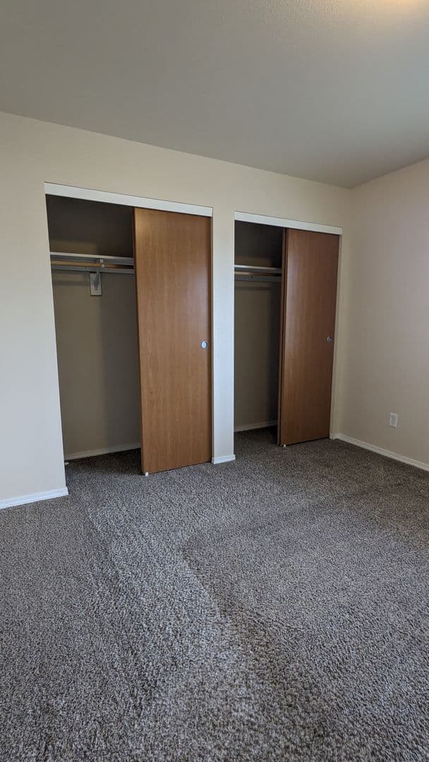 Salem Apartment: 4420-4455 Seaton Lane NE