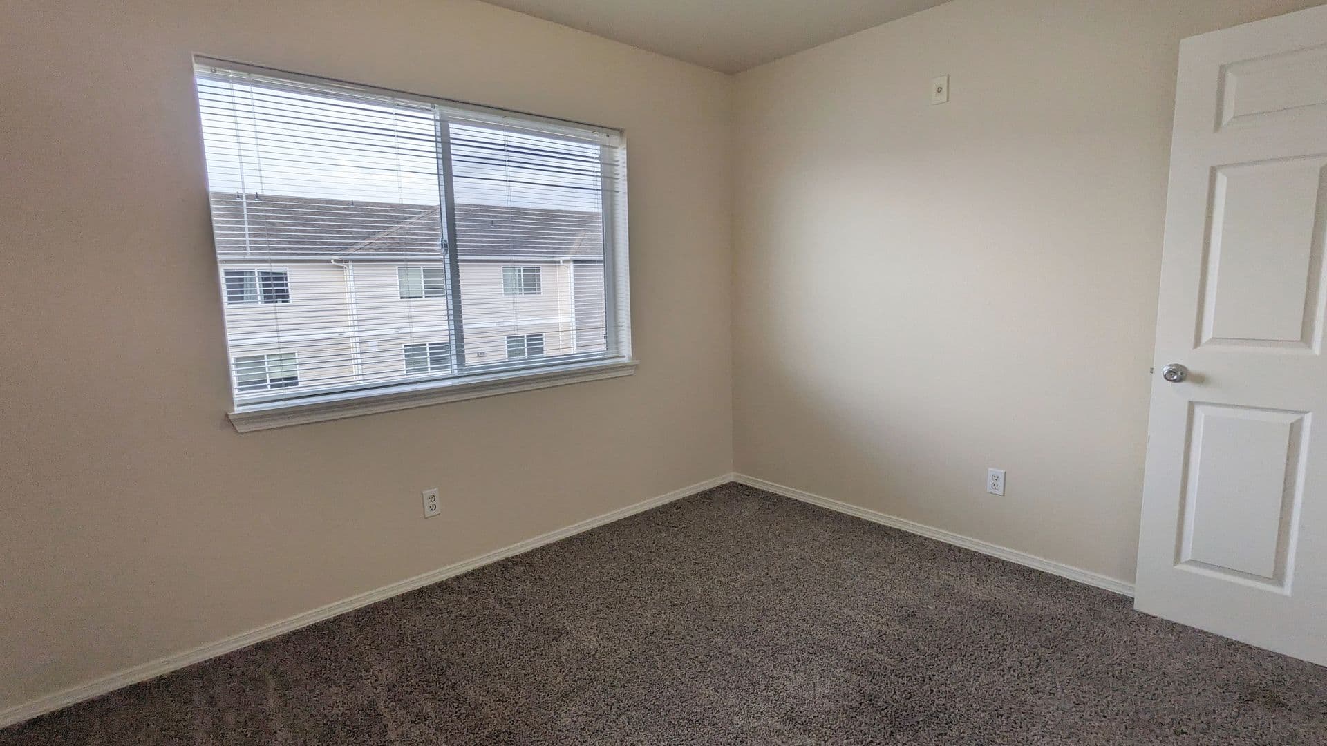 Salem Apartment: 4420-4455 Seaton Lane NE