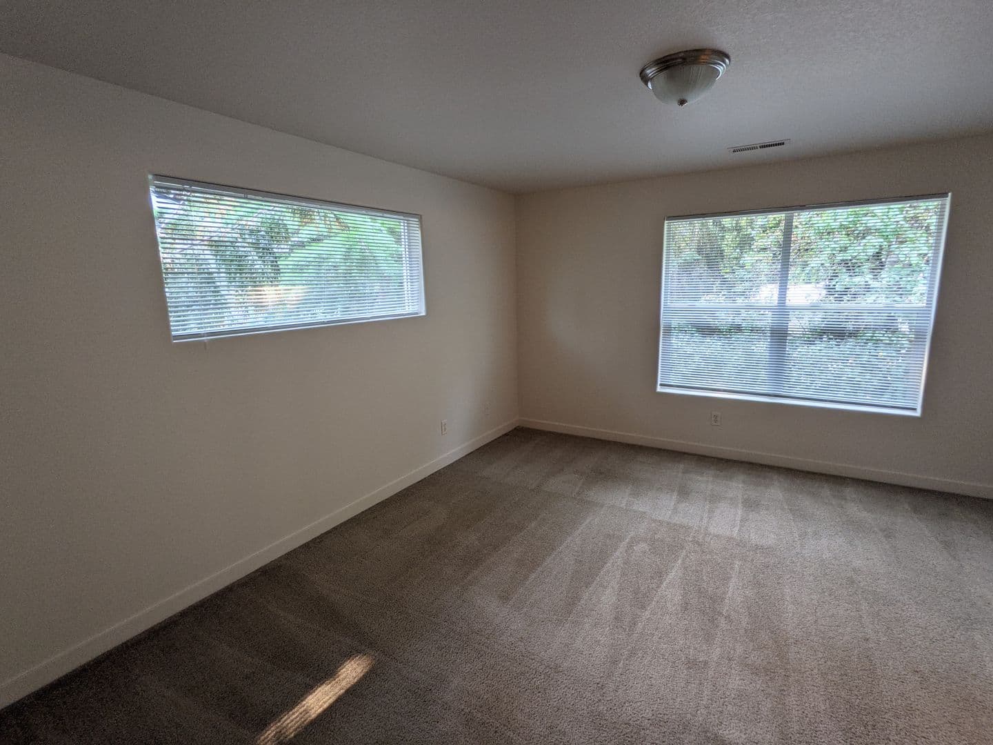 Portland Townhome: 16906 NE Halsey Street