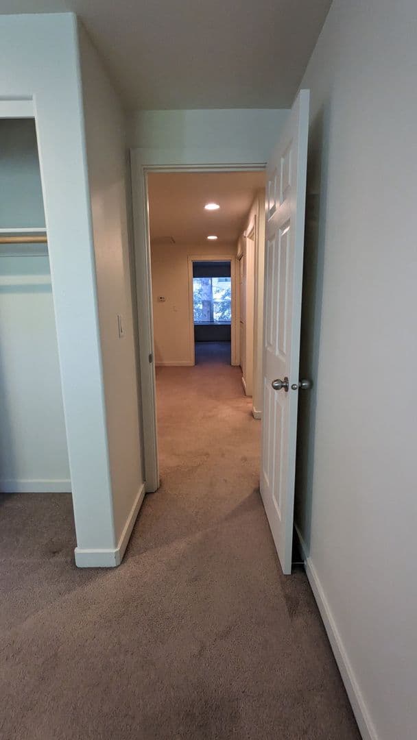 Portland Townhome: 16906 NE Halsey Street