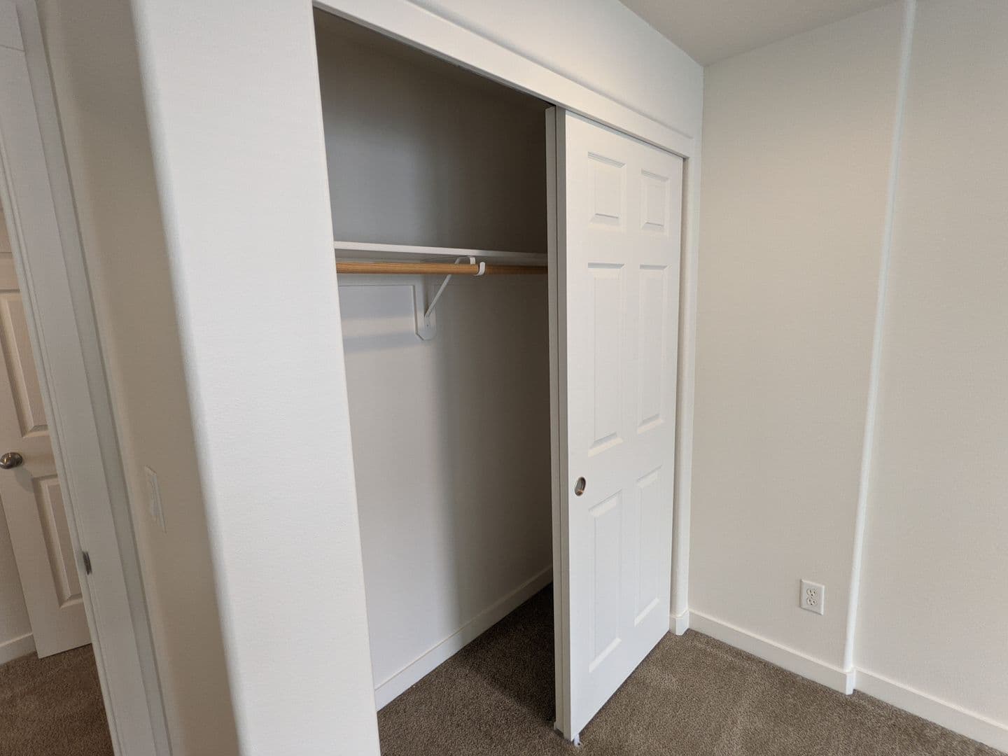 Portland Townhome: 16906 NE Halsey Street