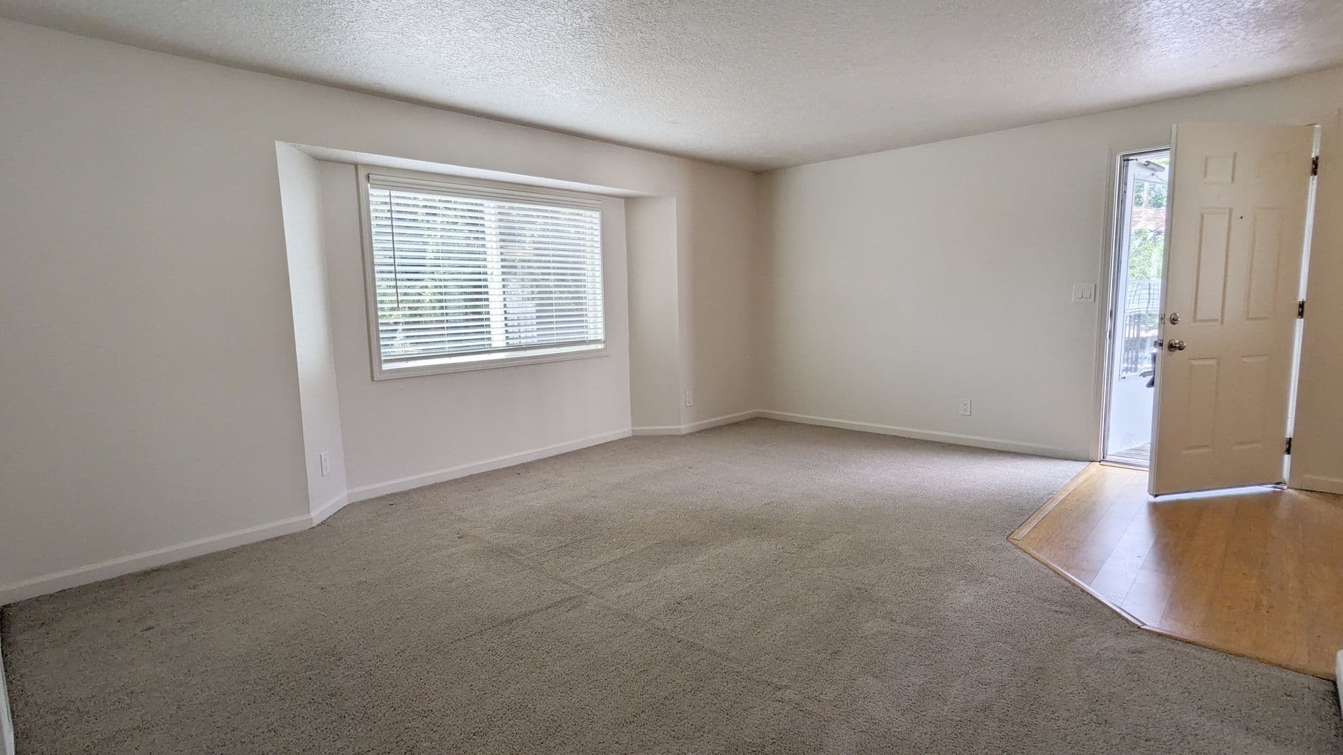 Portland Apartment: 4102-4128 SE Cesar Chavez Blvd