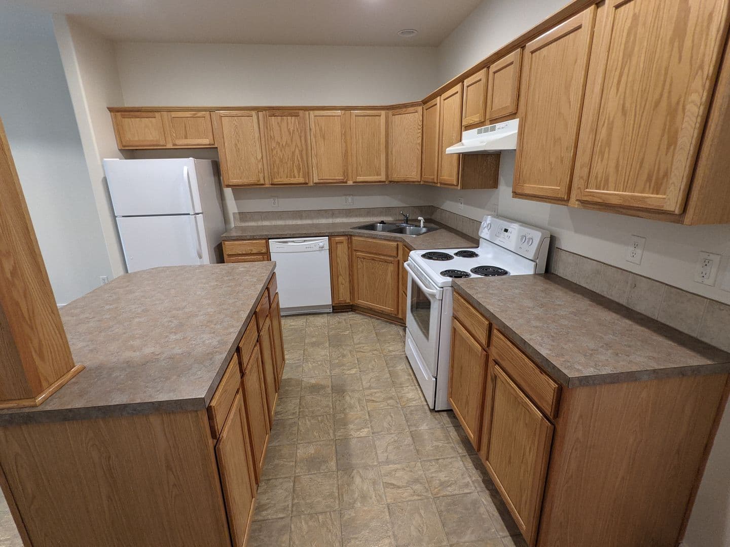 Portland Townhome: 16906 NE Halsey Street