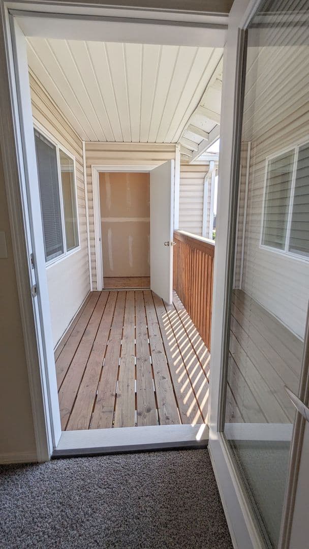 Salem Apartment: 4420-4455 Seaton Lane NE