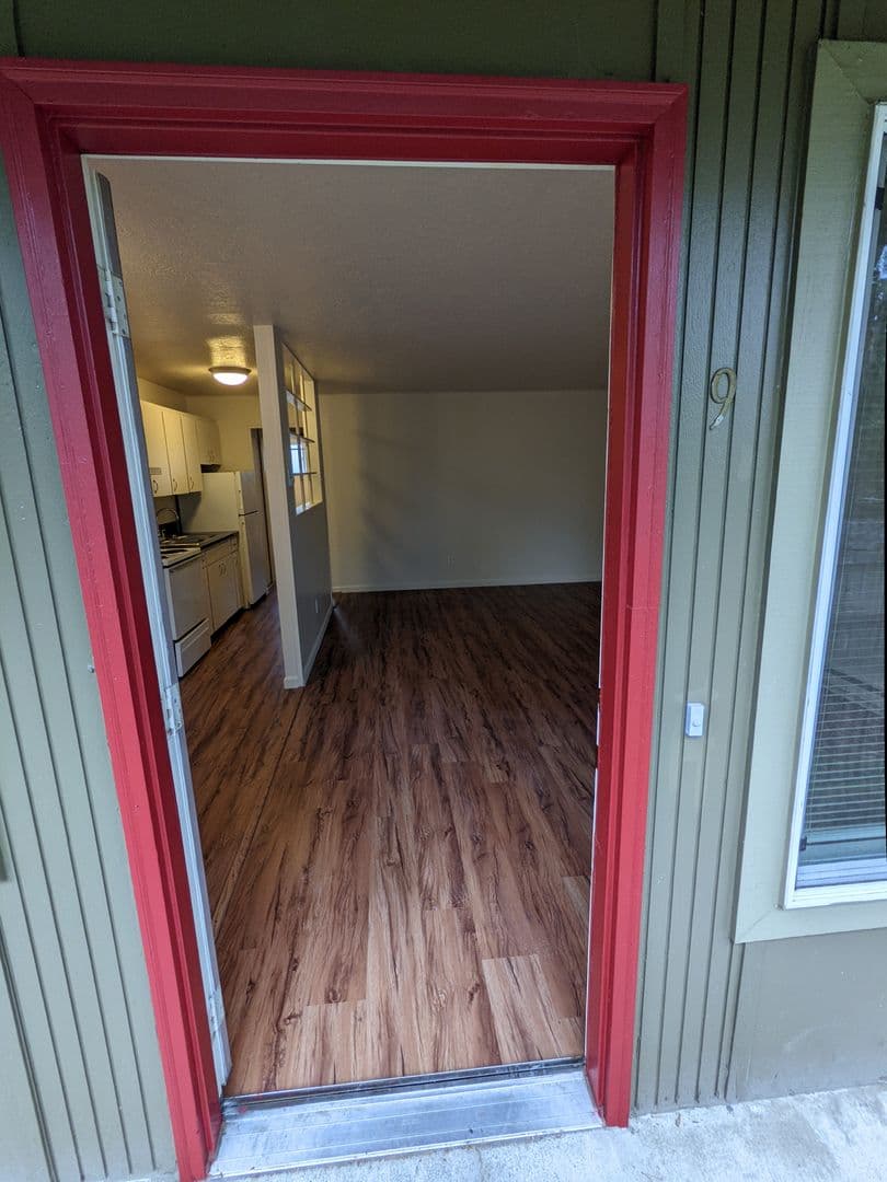 Portland Apartment: 3515 SW 87th Ave. and 3485 SW 87th Ave.