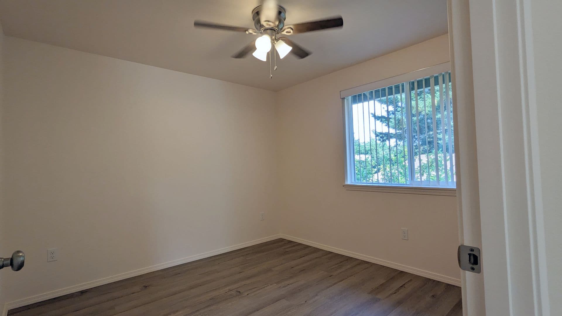 McMinnville Apartment: 855 SE Ford St