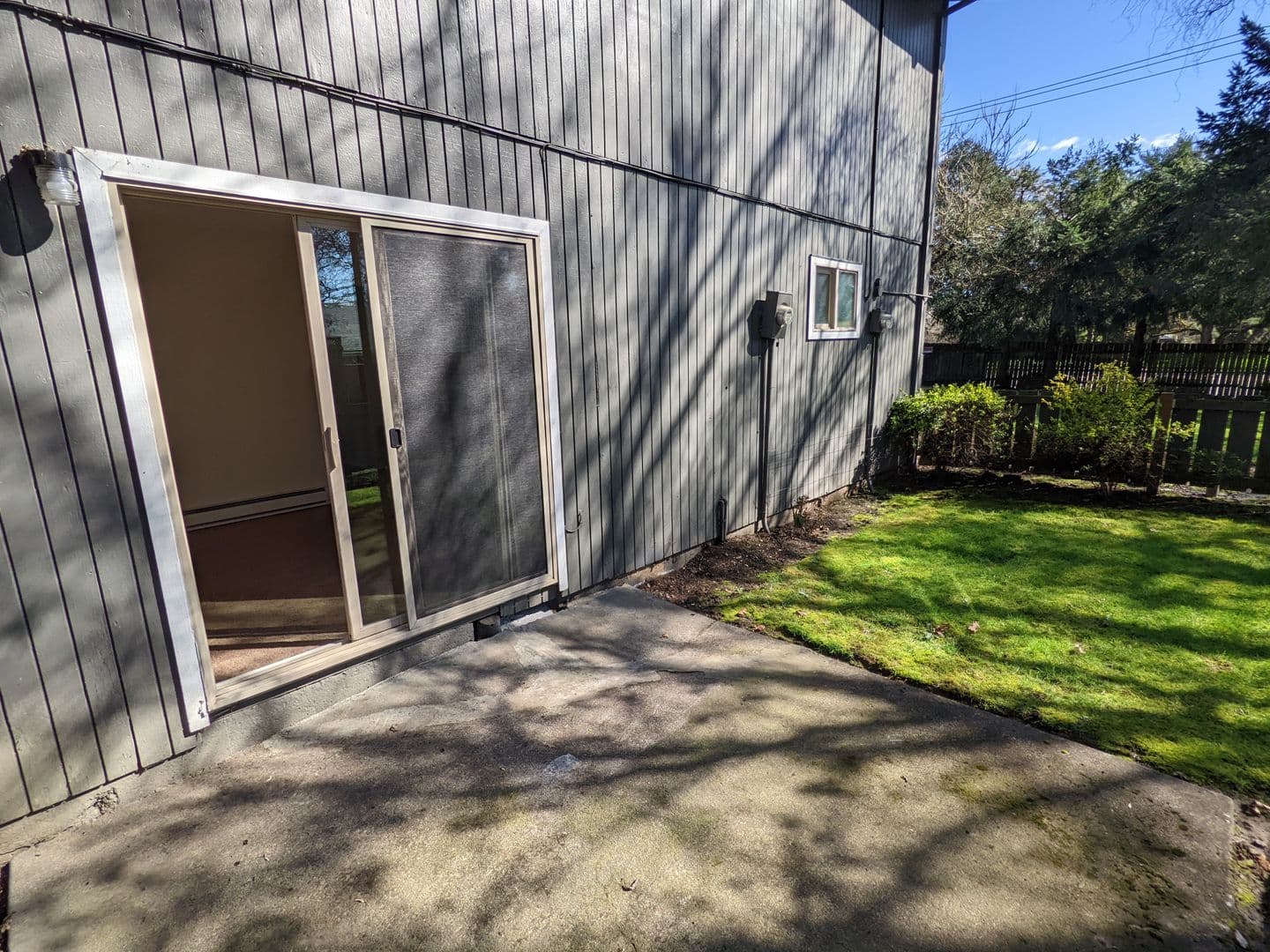 Hillsboro Apartment: 1184 NE Turner Drive