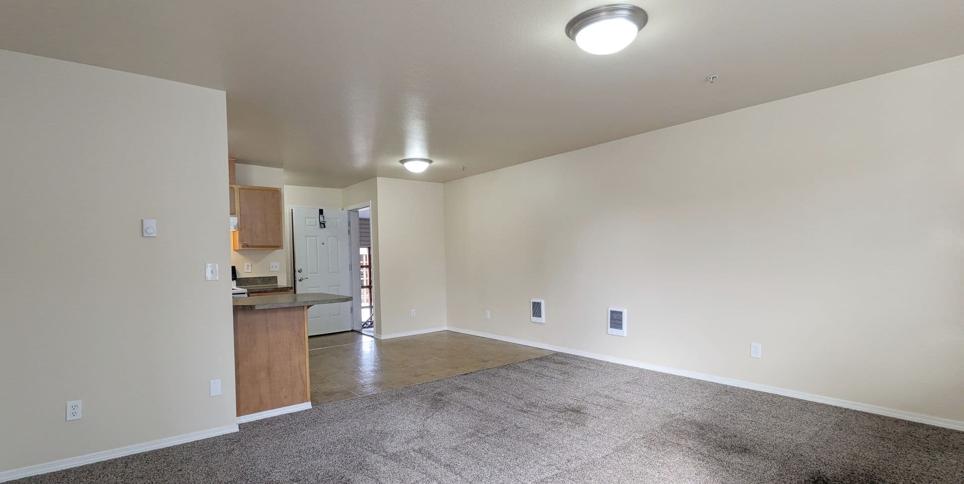 Salem Apartment: 4420-4455 Seaton Lane NE