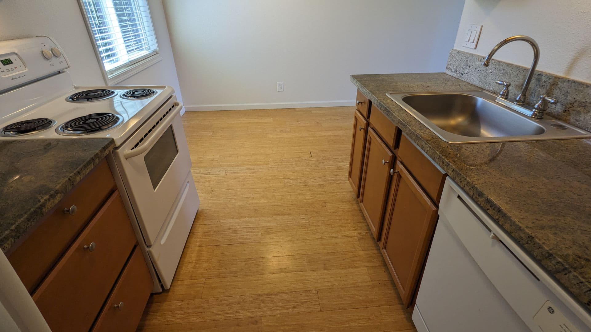 Portland Apartment: 4102-4128 SE Cesar Chavez Blvd