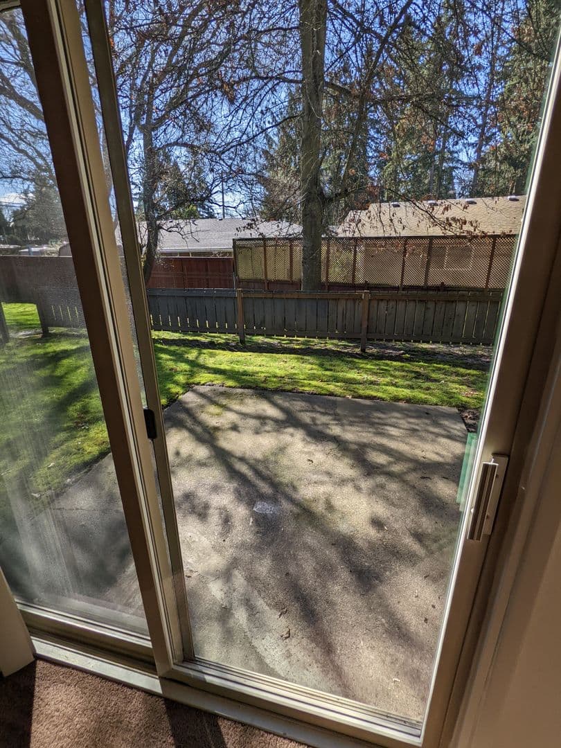 Hillsboro Apartment: 1184 NE Turner Drive