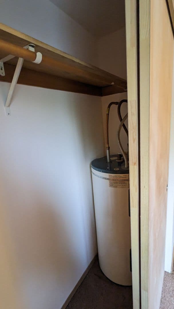 McMinnville Apartment: 855 SE Ford St
