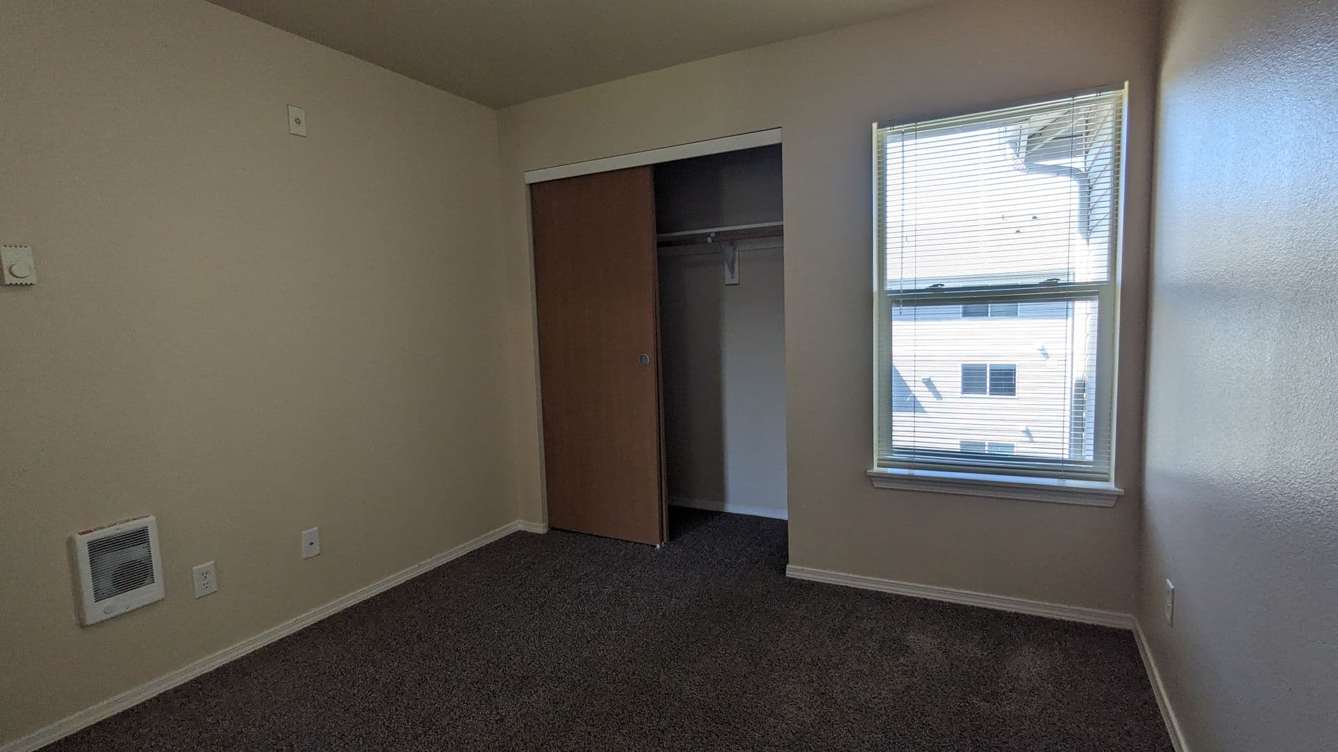 Salem Apartment: 4420-4455 Seaton Lane NE