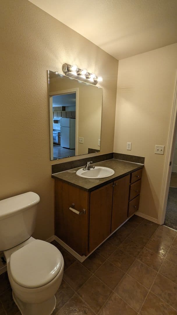 Salem Apartment: 4420-4455 Seaton Lane NE