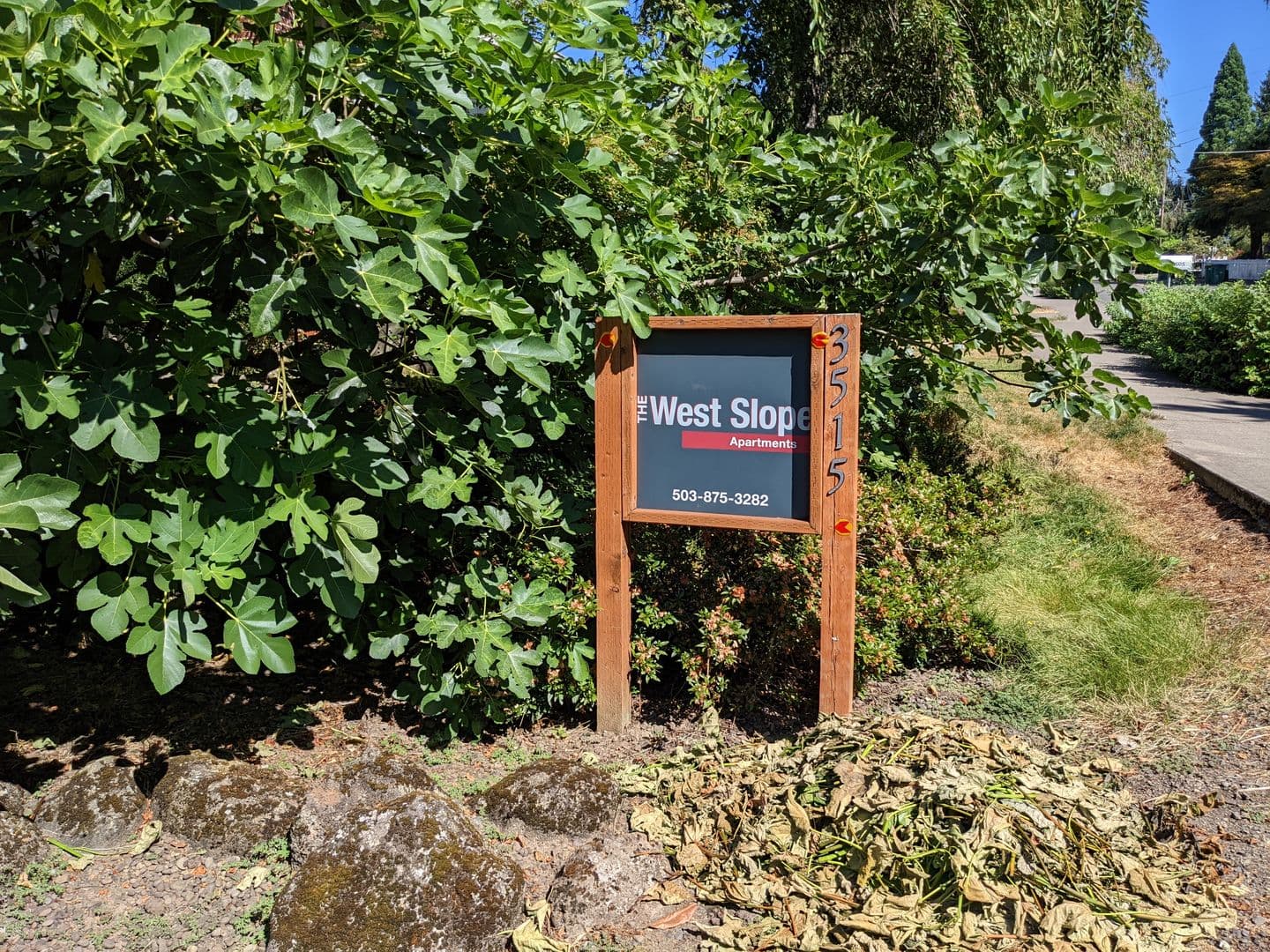 Portland Apartment: 3515 SW 87th Ave. and 3485 SW 87th Ave.