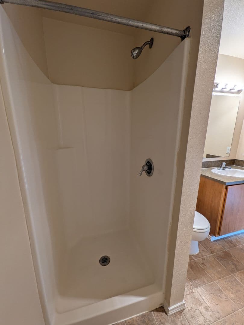 Salem Apartment: 4420-4455 Seaton Lane NE