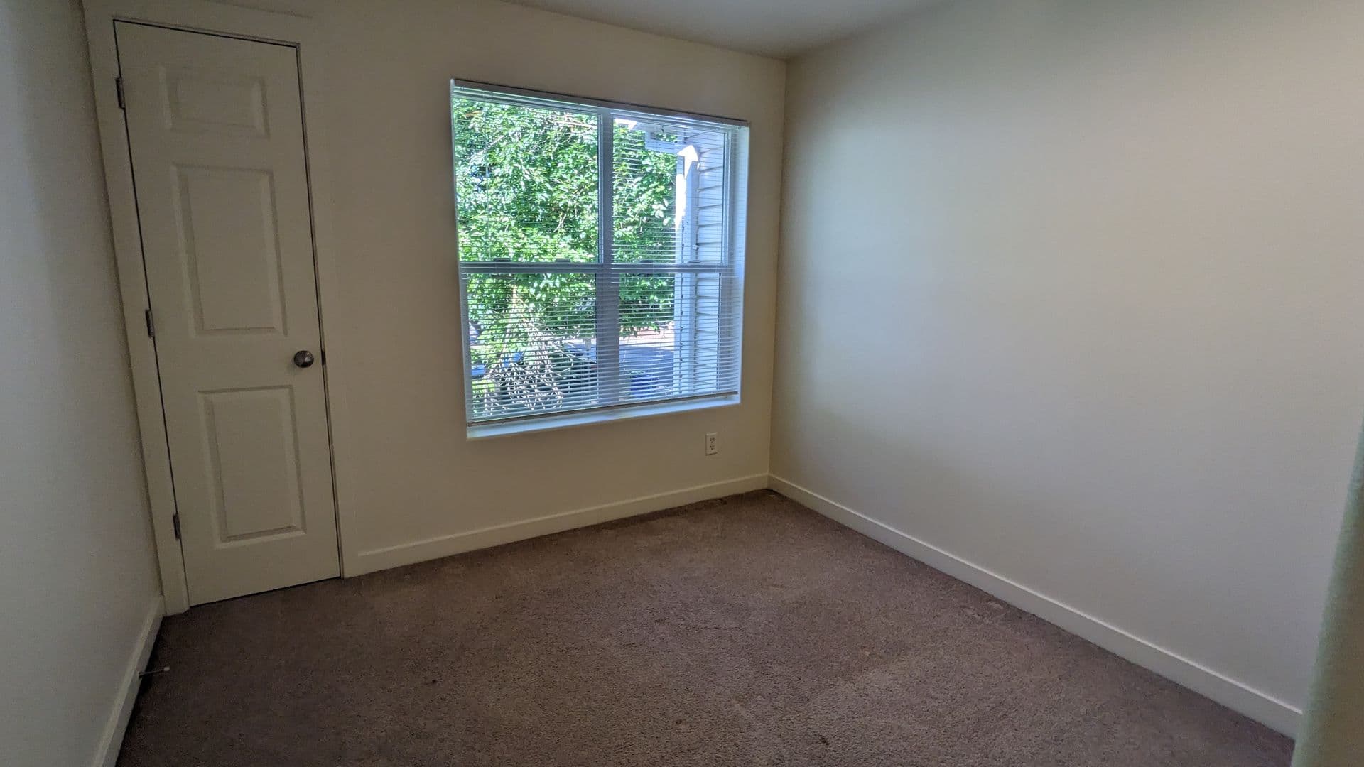 Portland Townhome: 16906 NE Halsey Street