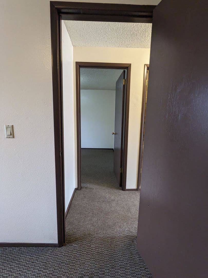 Portland Apartment: 4039 SE Holgate Blvd