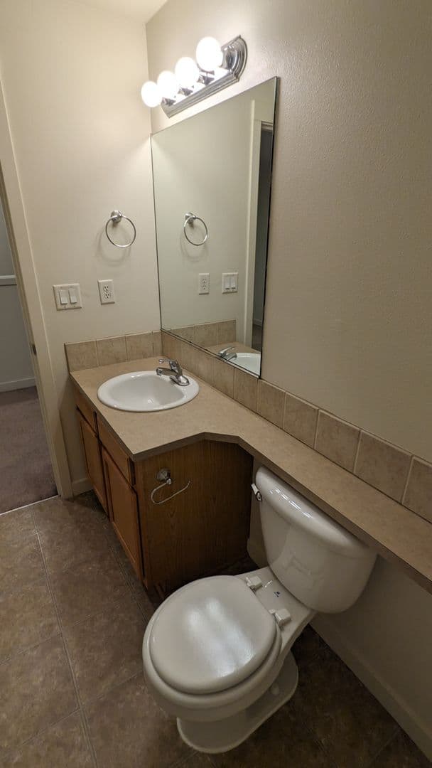 Portland Townhome: 16906 NE Halsey Street