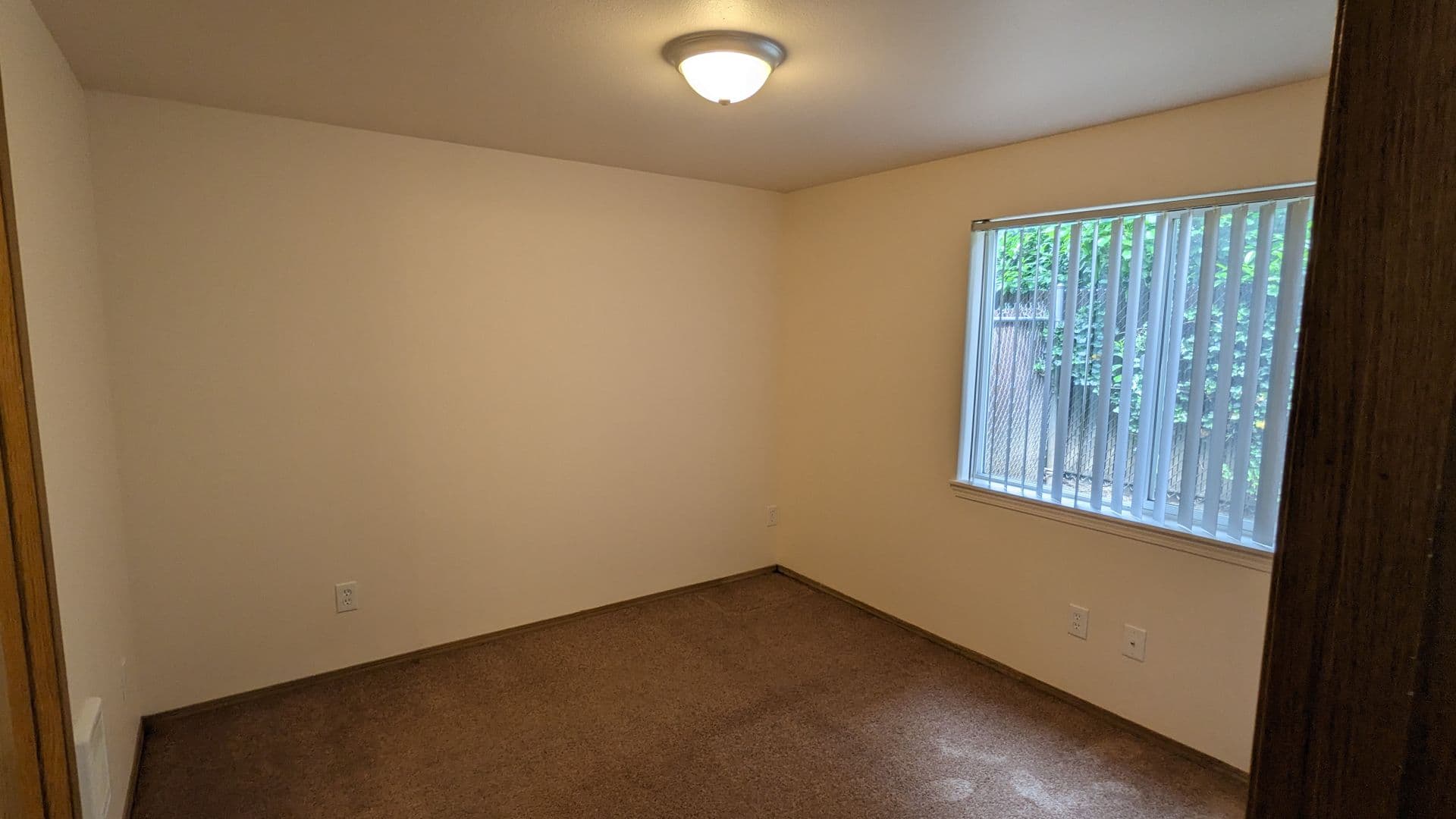 McMinnville Apartment: 855 SE Ford St