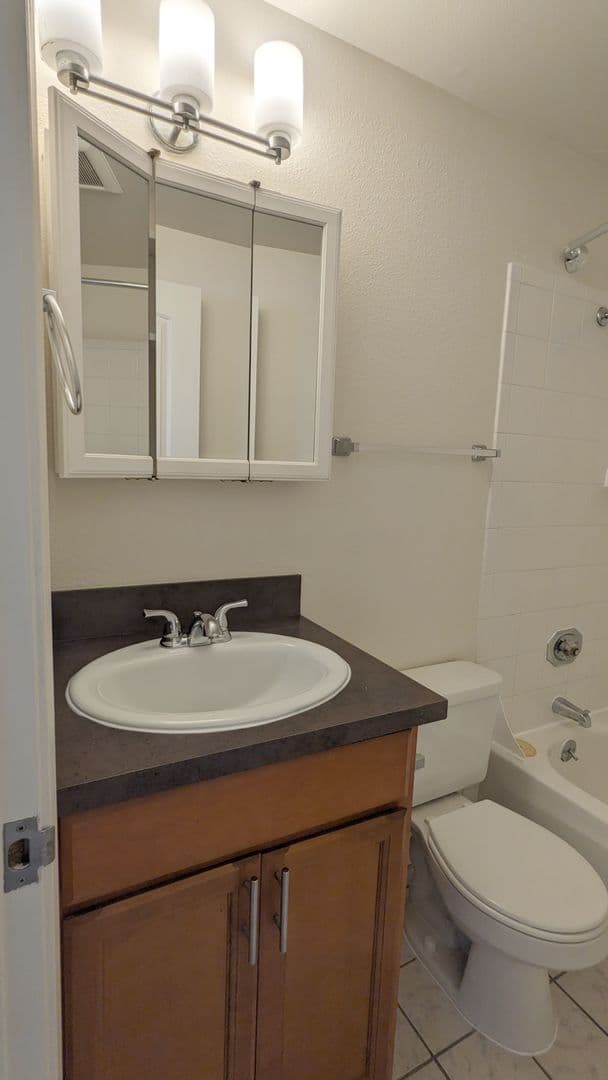 Portland Apartment: 4102-4128 SE Cesar Chavez Blvd