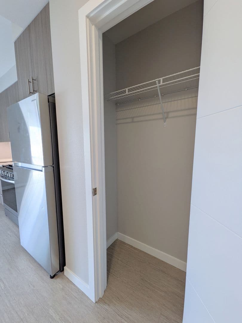 Portland Apartment: 2475 SE 30th Avenue