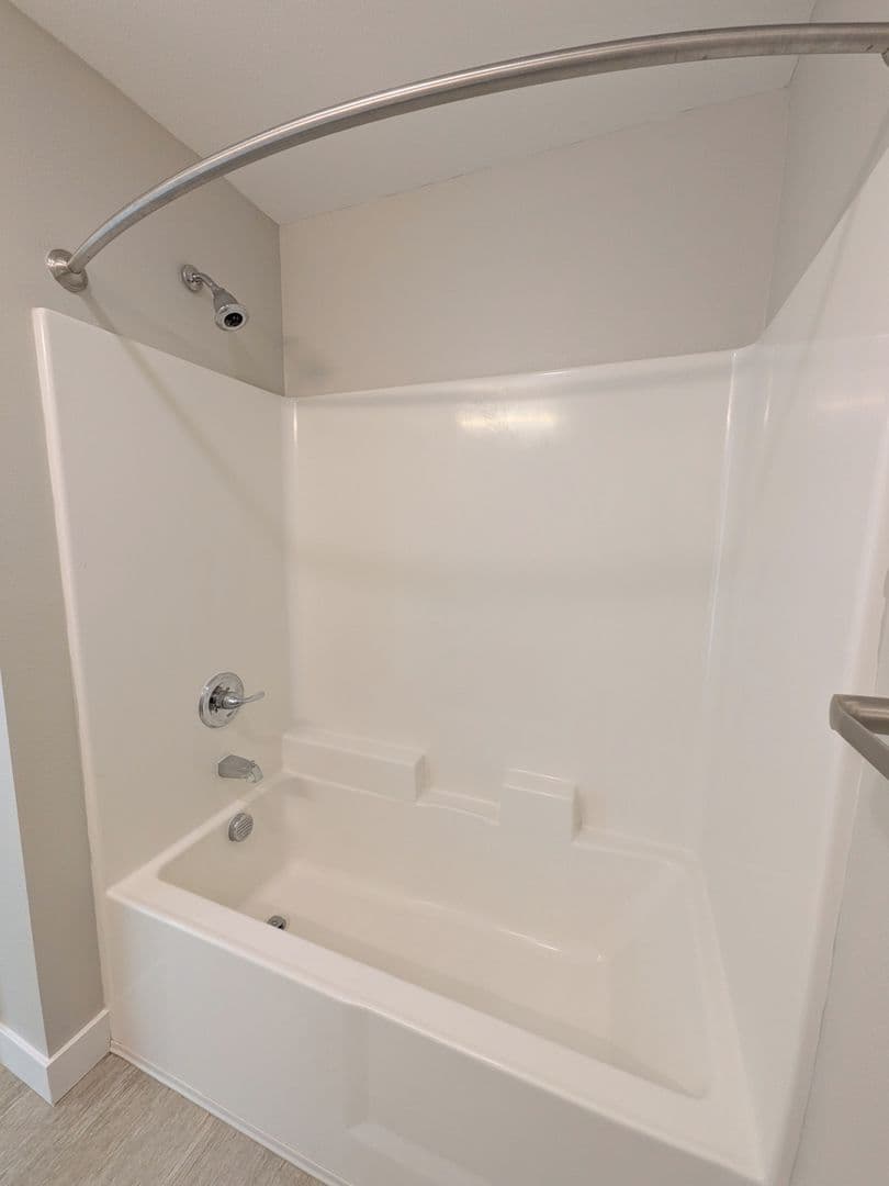 Portland Apartment: 2880 SE Division St