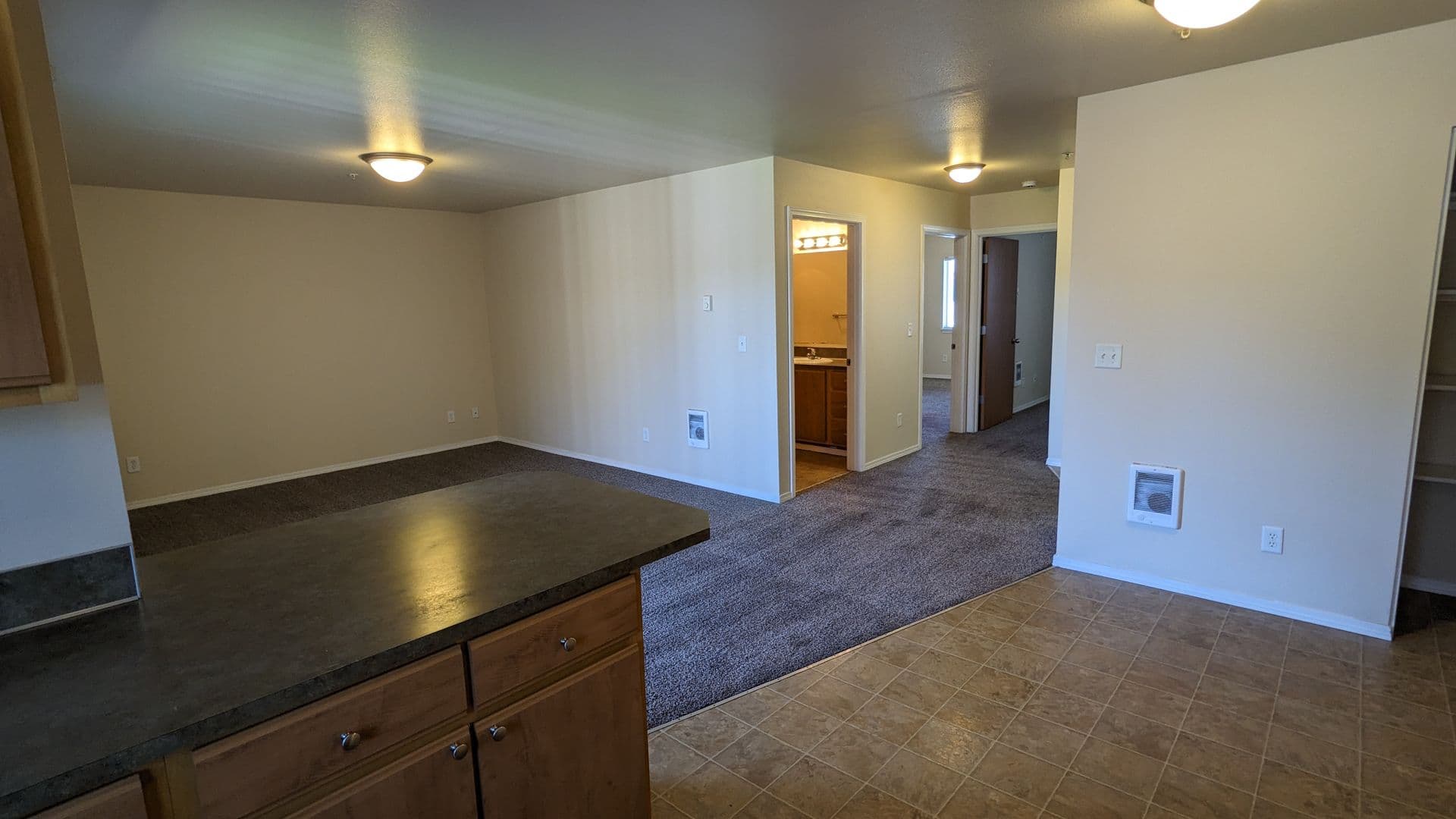 Salem Apartment: 4420-4455 Seaton Lane NE