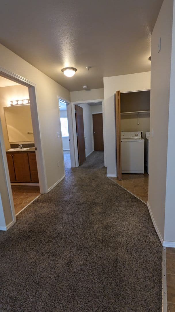 Salem Apartment: 4420-4455 Seaton Lane NE