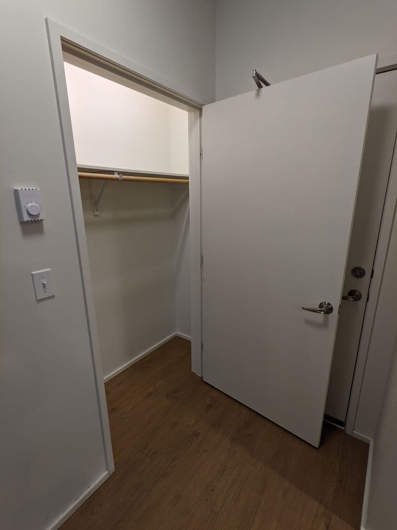 Portland Apartment: 3939 S Viewpoint Terrace