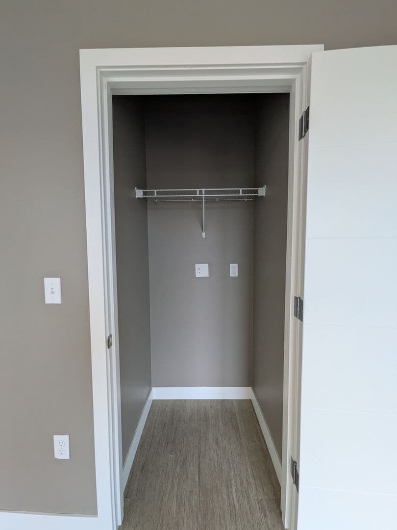 Portland Apartment: 2880 SE Division St