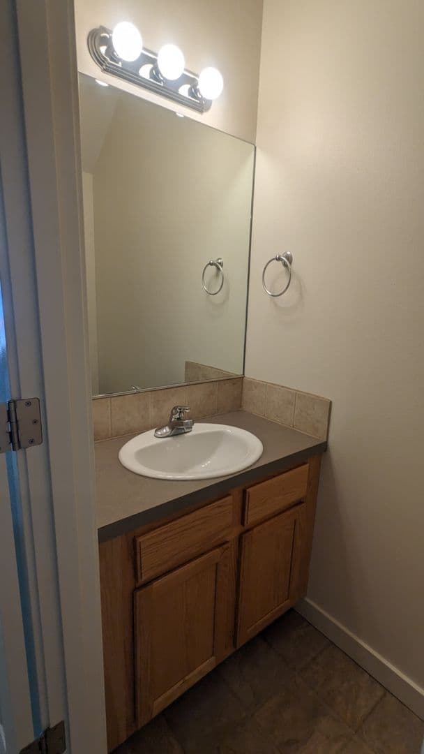 Portland Townhome: 16906 NE Halsey Street