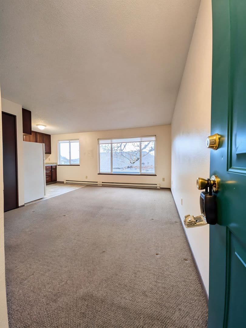 Portland Apartment: 4039 SE Holgate Blvd