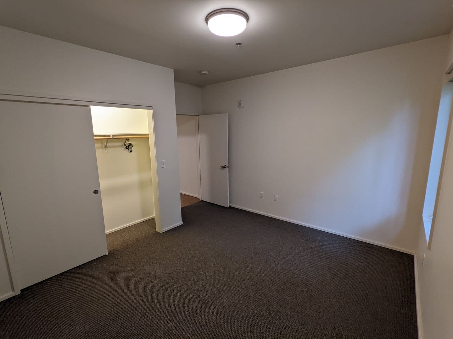 Portland Apartment: 3939 S Viewpoint Terrace