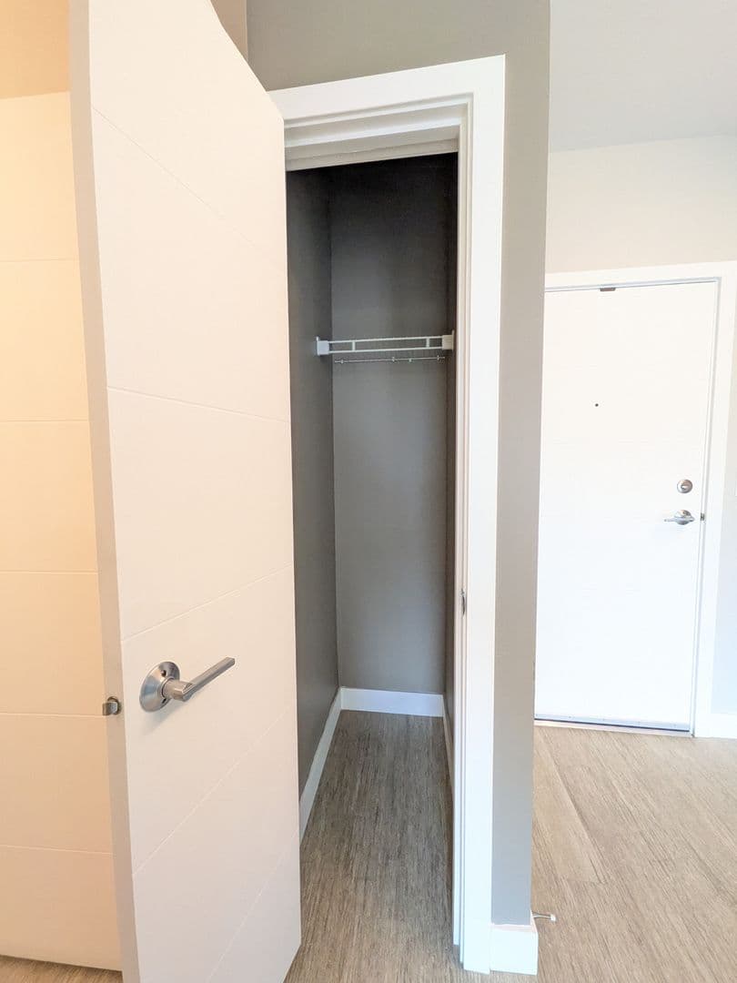 Portland Apartment: 2880 SE Division St