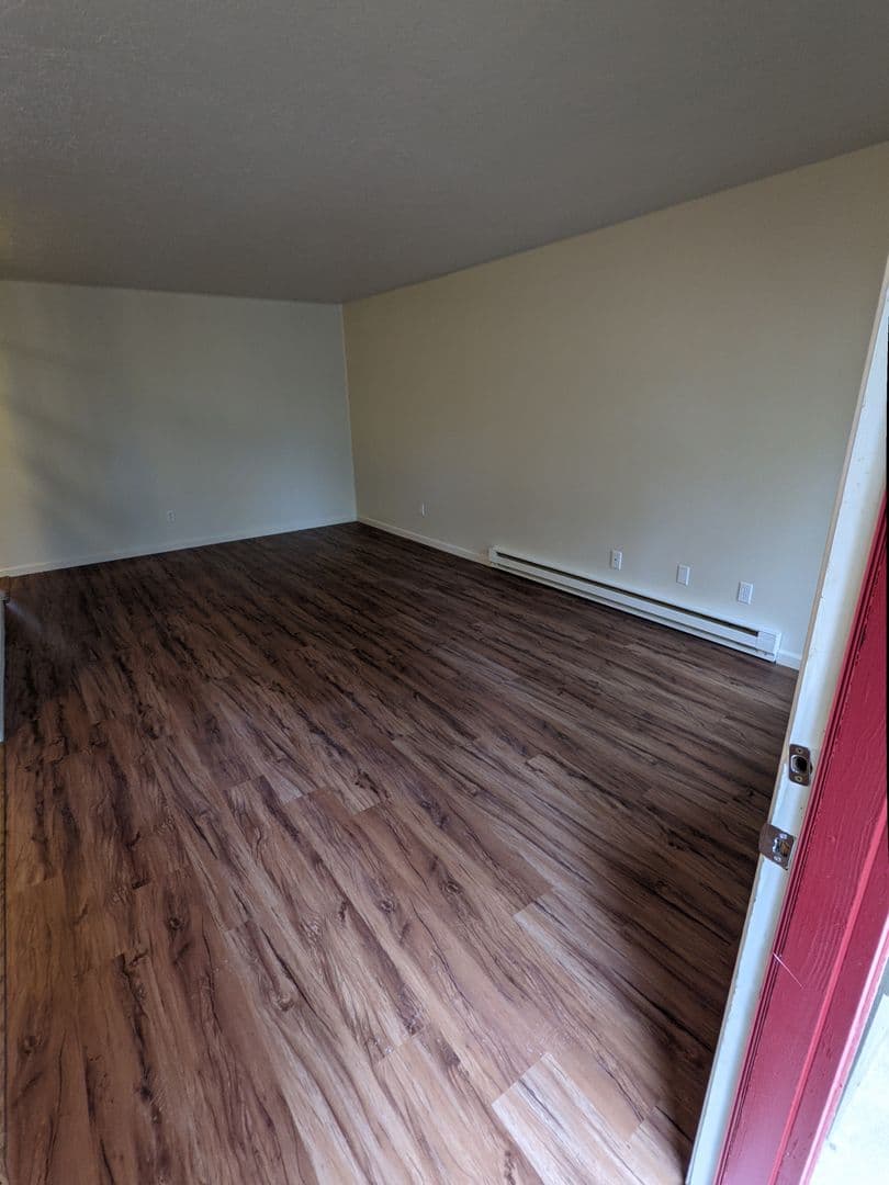 Portland Apartment: 3515 SW 87th Ave. and 3485 SW 87th Ave.