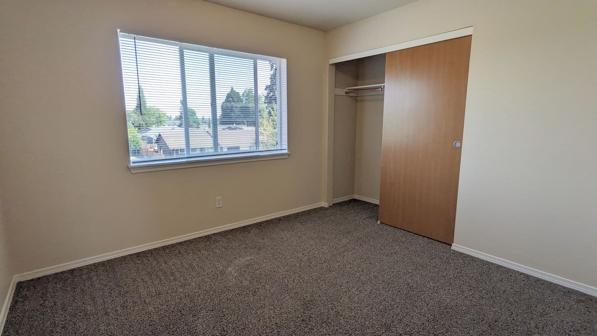 Salem Apartment: 4420-4455 Seaton Lane NE