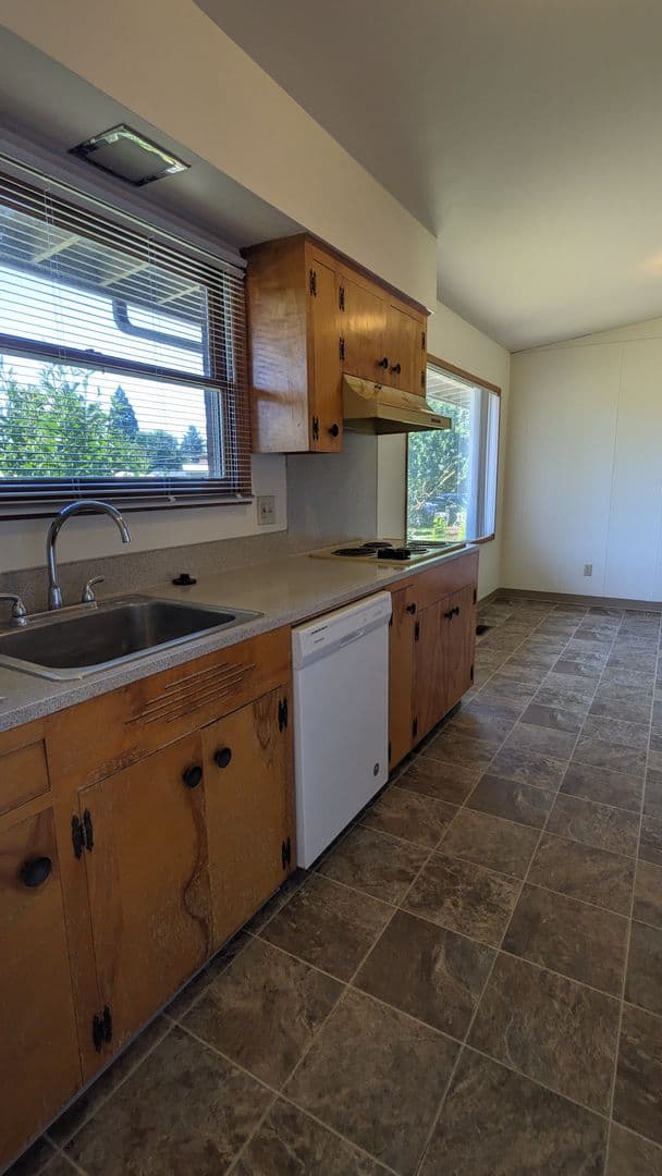 Vancouver Apartment: 7403 Tennessee Lane
