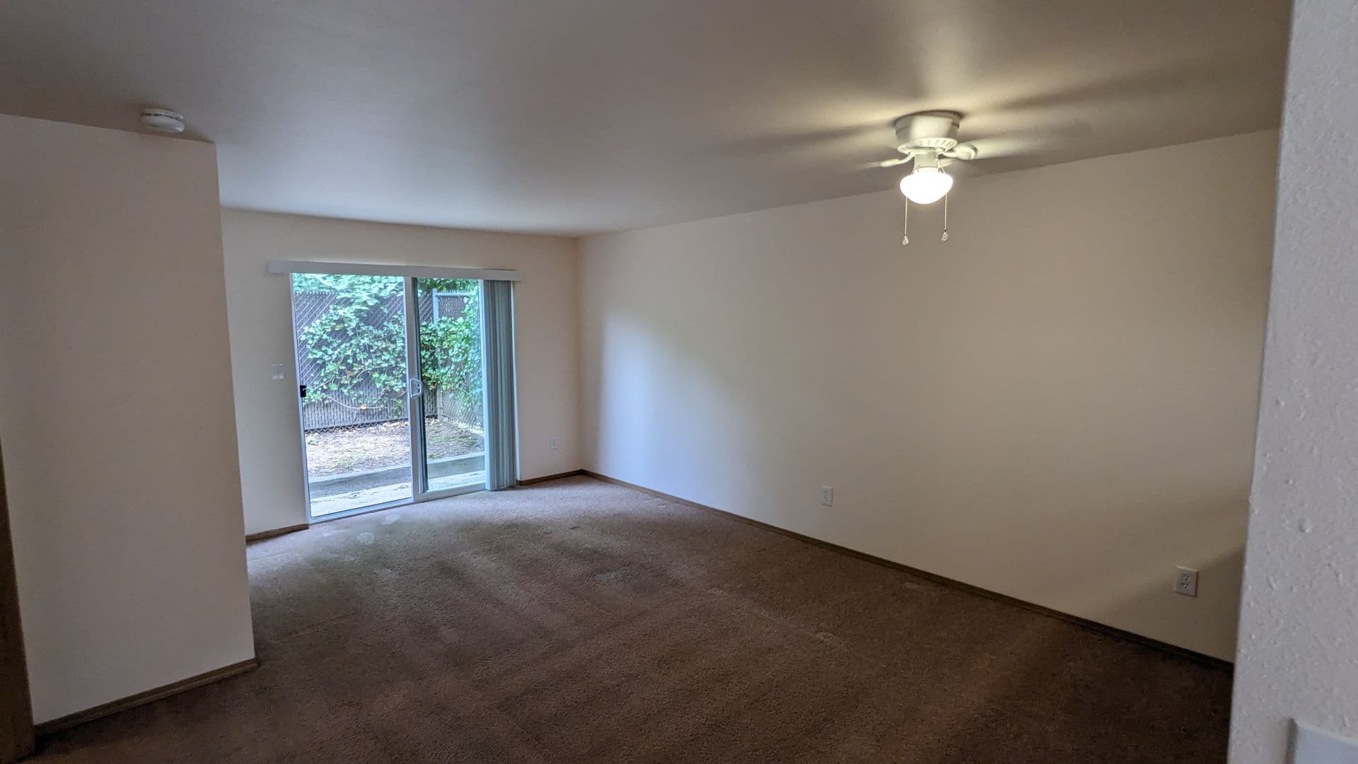 McMinnville Apartment: 855 SE Ford St