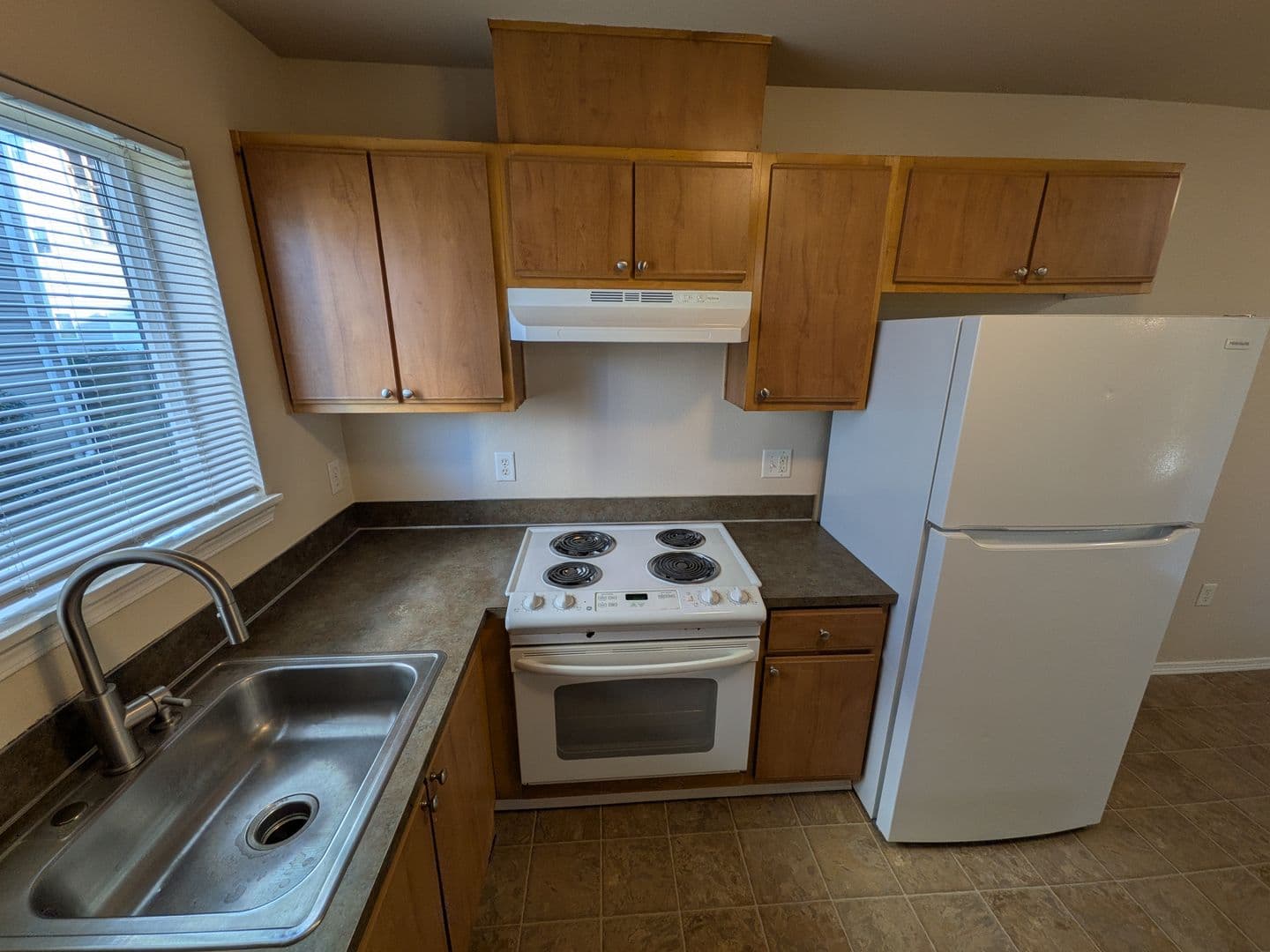 Salem Apartment: 4420-4455 Seaton Lane NE